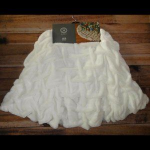Martha Stewart Faux Fur Tree Skirt White Ruched 52 Inch Diameter NWT
